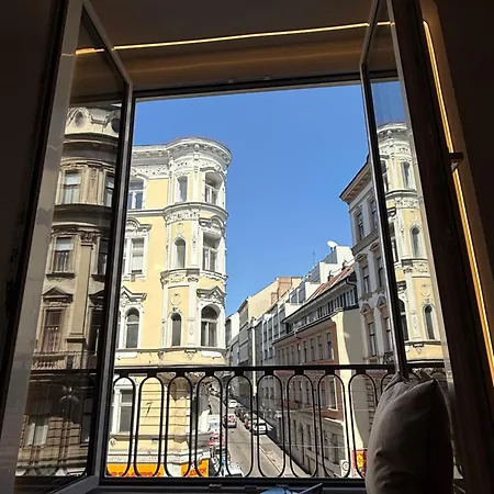 Trendy, Creative&charming Meet Hip&central * Wien