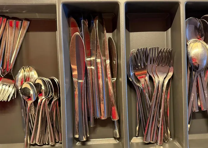 Trendy, Creative&charming Meet Hip&central *