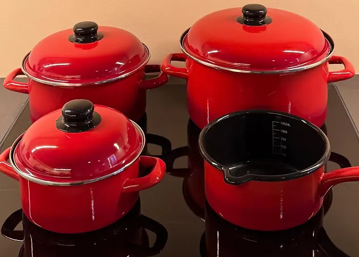 Trendy, Creative&charming Meet Hip&central *